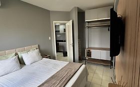 Flat 706 próximo à praia - Condomínio Biarritz